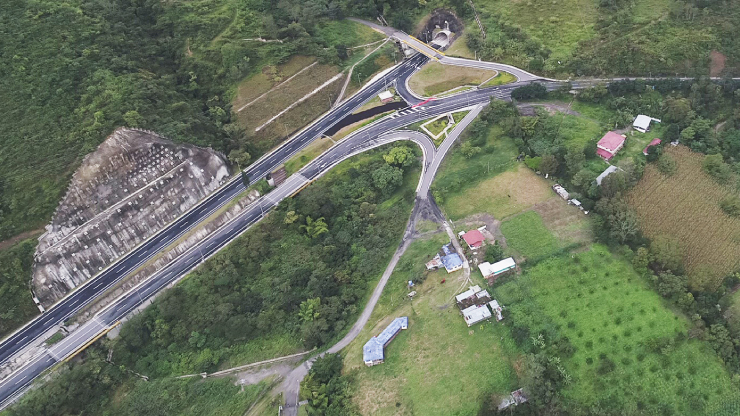 Gobierno inaugura cuatro túneles y 16 puentes entre Bogotá-Villavicencio