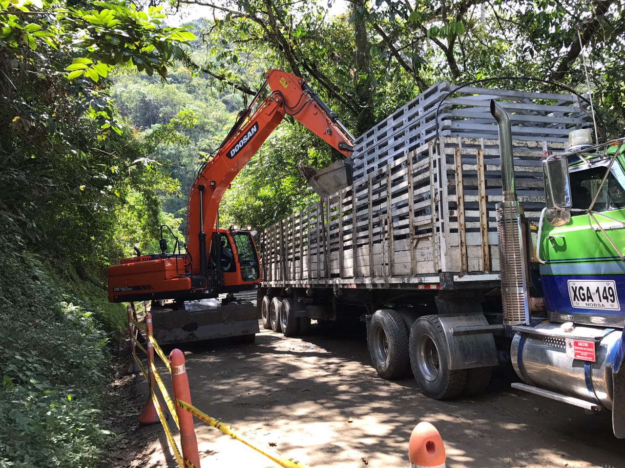 A buen ritmo avanzan las obras para habilitar corredor vial Sisga - El Secreto