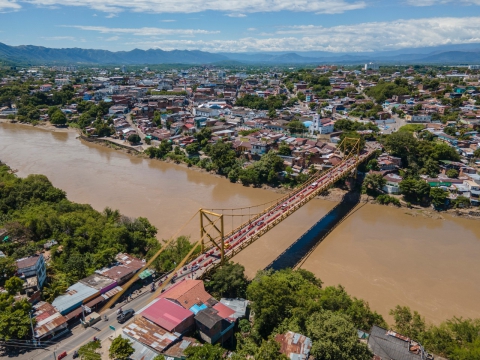 Gobierno Nacional cierra temporalmente Puente Mariano Ospina, que cruza el río Magdalena entre Girardot y Flandes, para realizar intervenciones