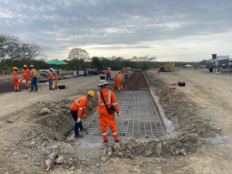 Foto de obra en puerto Antioquia