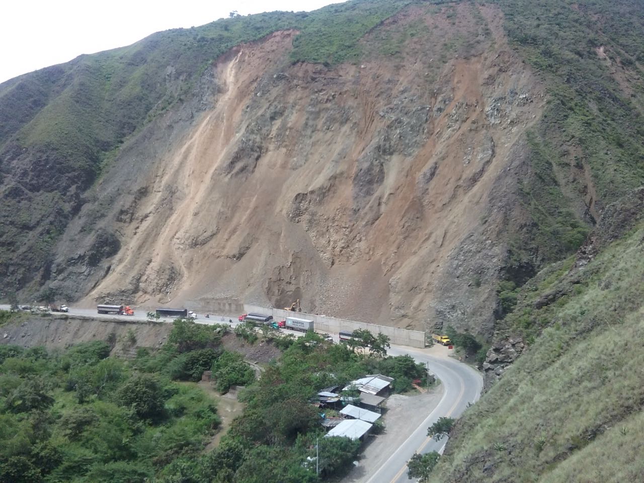 Avanza plan para evacuar mercancía del Puerto de Buenaventura